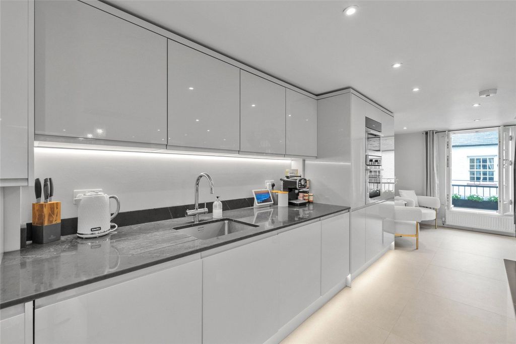 Property photo 3 of 17 Picture No. 24