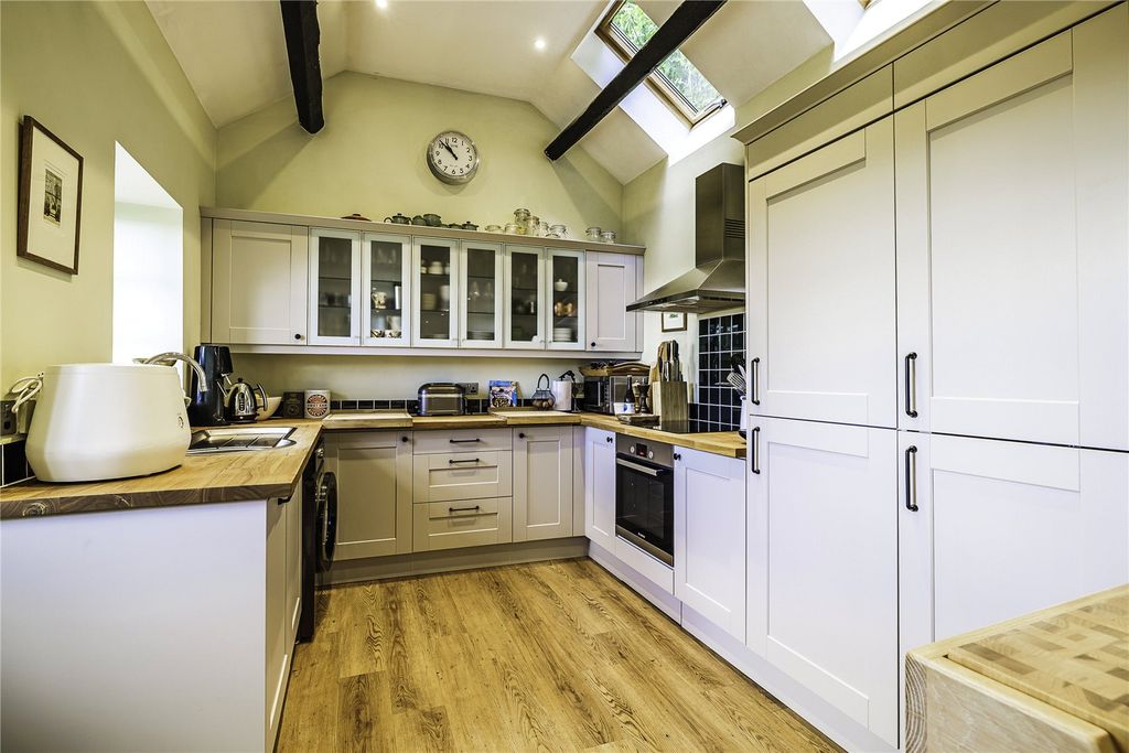 Property photo 2 of 32 Picture No. 68