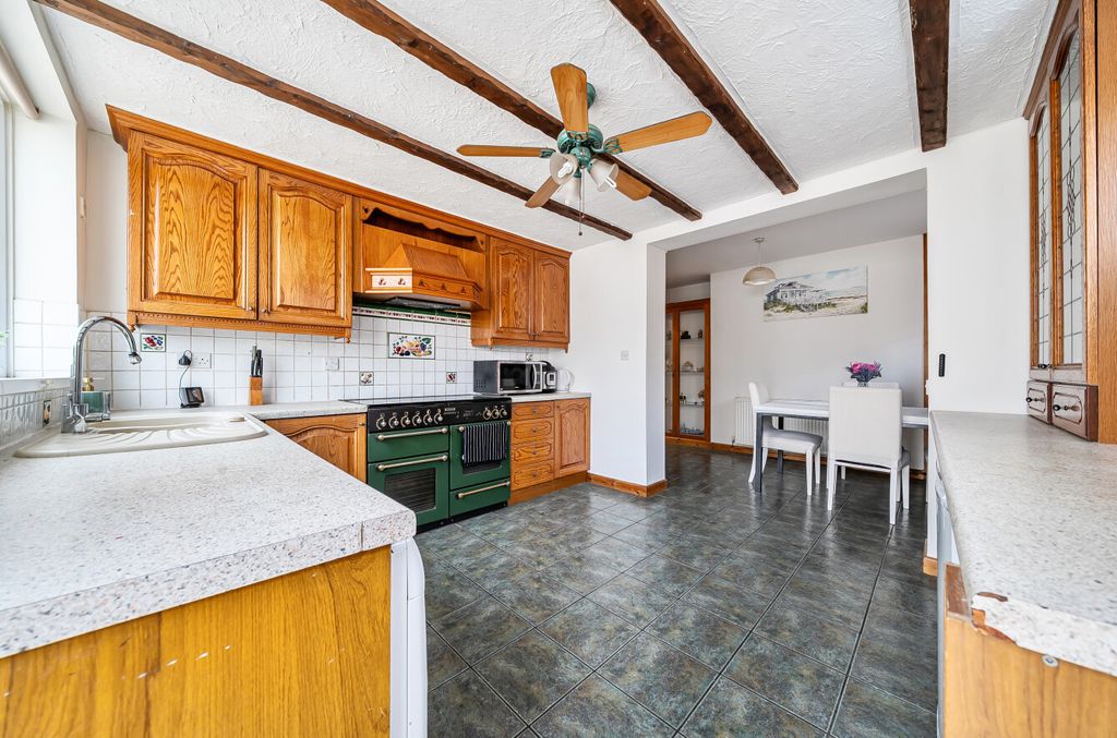 Property photo 2 of 20 1448081-11-69E15E...