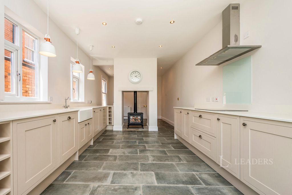 Property photo 3 of 19 Pbox-Img.Jpg