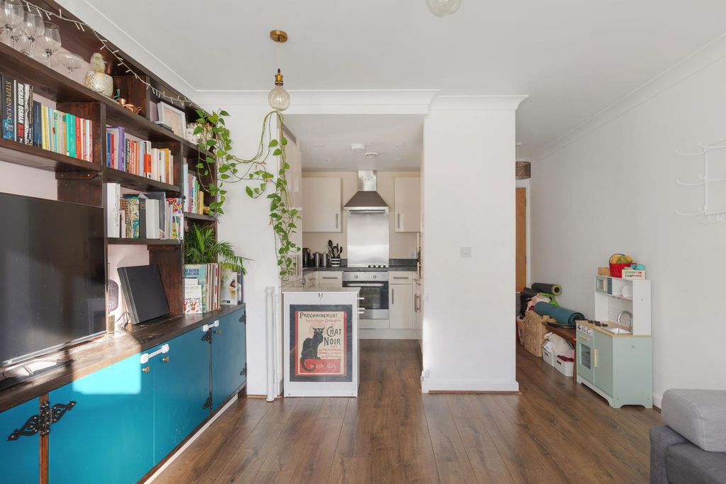 Property photo 3 of 17