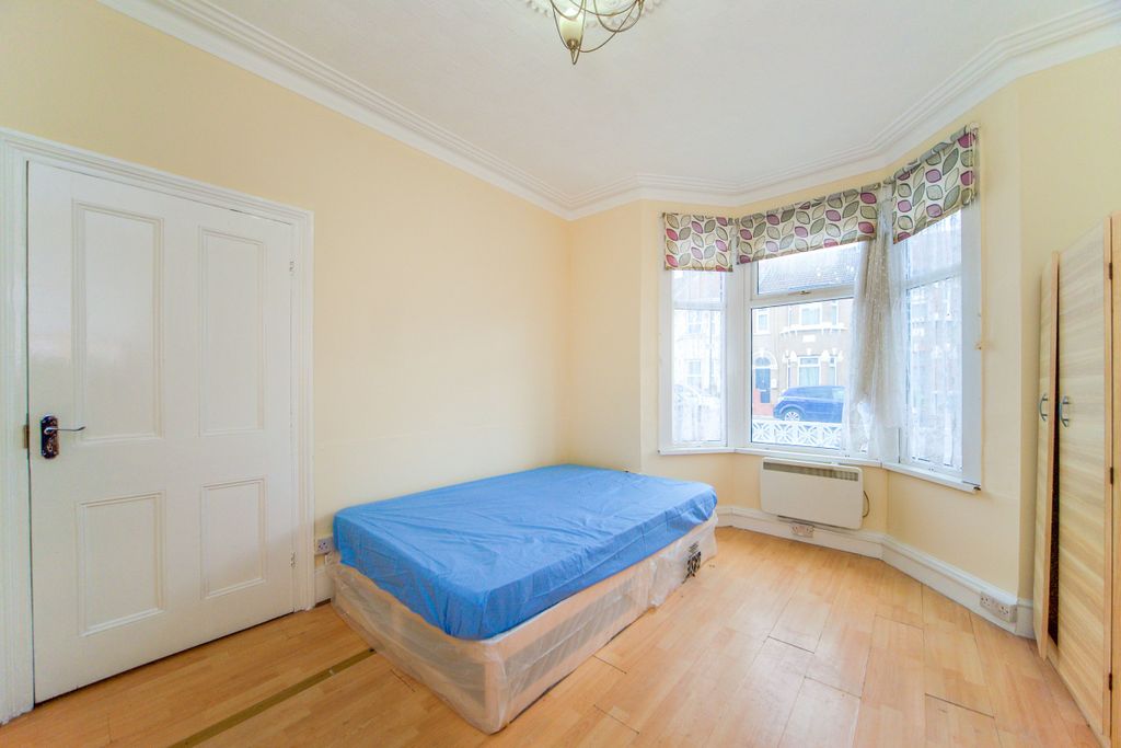 Property photo 2 of 8