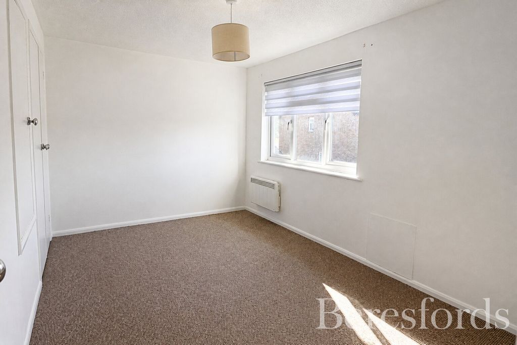 Property photo 2 of 8 Picture No. 17