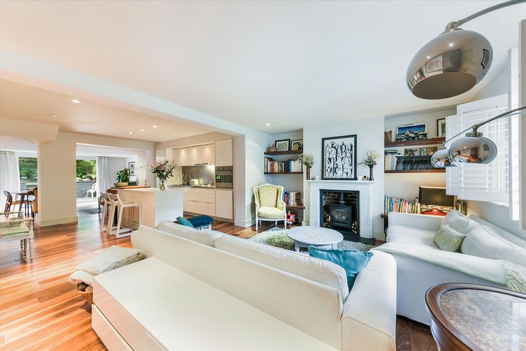 Property photo 2 of 12 Image