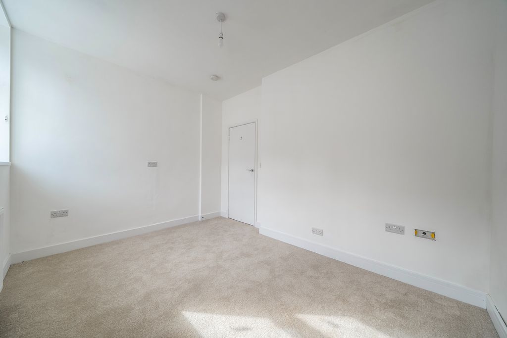 Additional image 8 of 2 bed flat to rentHigh Street, Maidenhead SL6