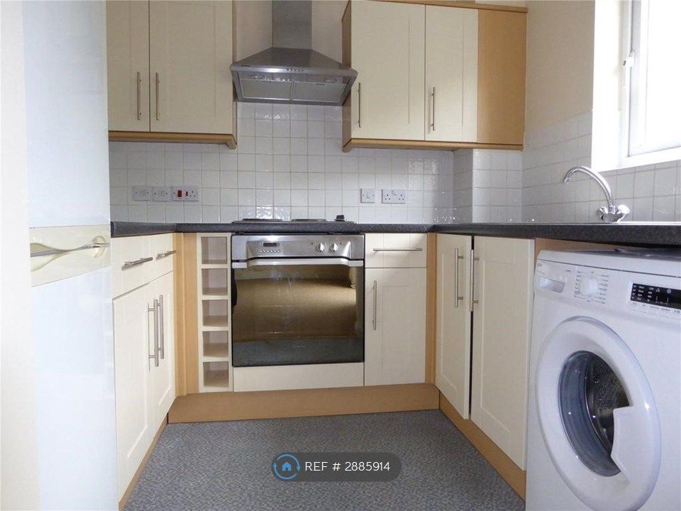 Property photo 2 of 6 Kitchen