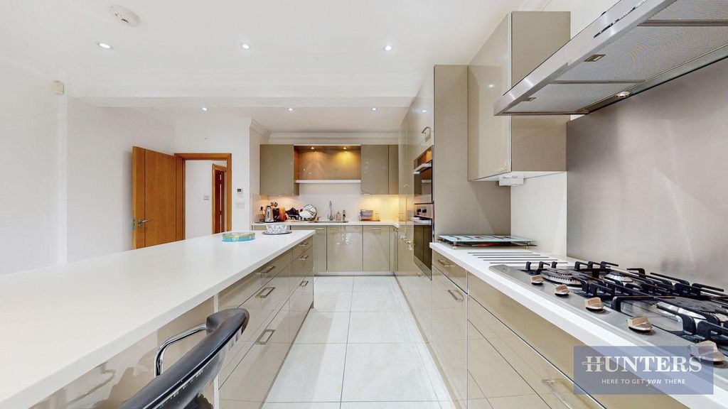 Property photo 2 of 28 Pramukh Krupa, Chorleywood Road - 9Npdndk6Fduzpg00