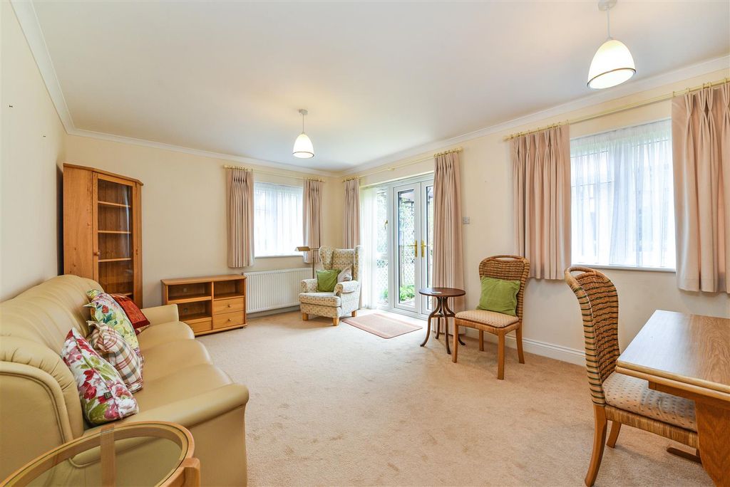 Property photo 3 of 10