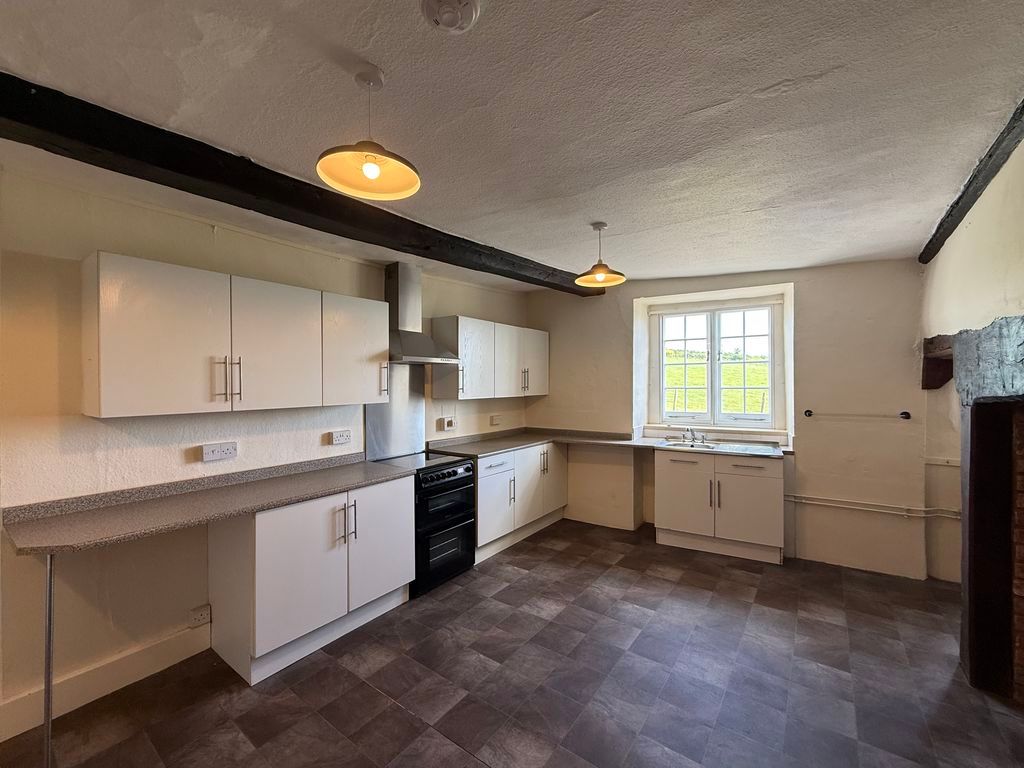 Property photo 3 of 16 Kitchen