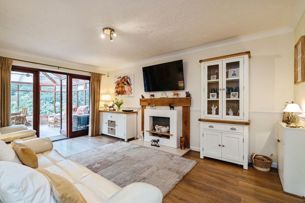 Property photo 2 of 25