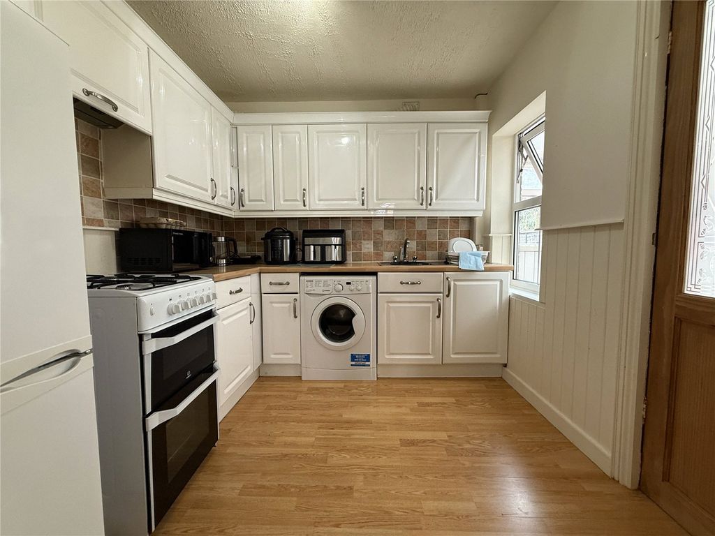 Property photo 2 of 12 Picture No. 04