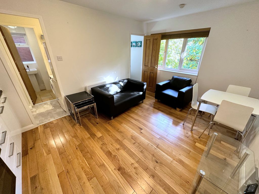 Property photo 1 of 6 Lounge/Dining Room