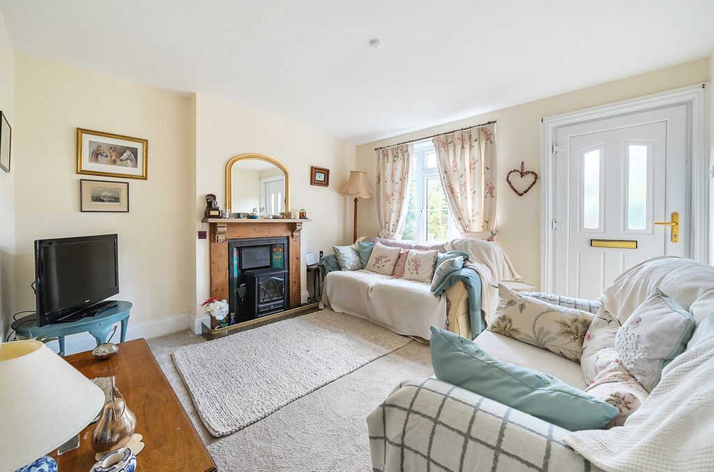 Property photo 2 of 12 1333162-15-688Ca2...