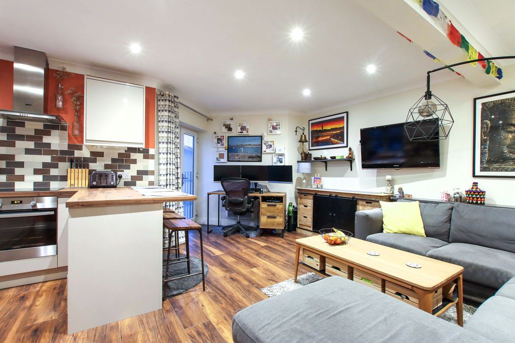 Property photo 2 of 12 Photo 11