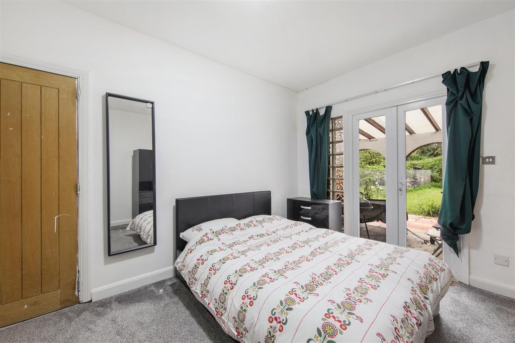 Property photo 2 of 15 130 London Road - Dzx15Dlagaqc9P8Ugyti.Jpg