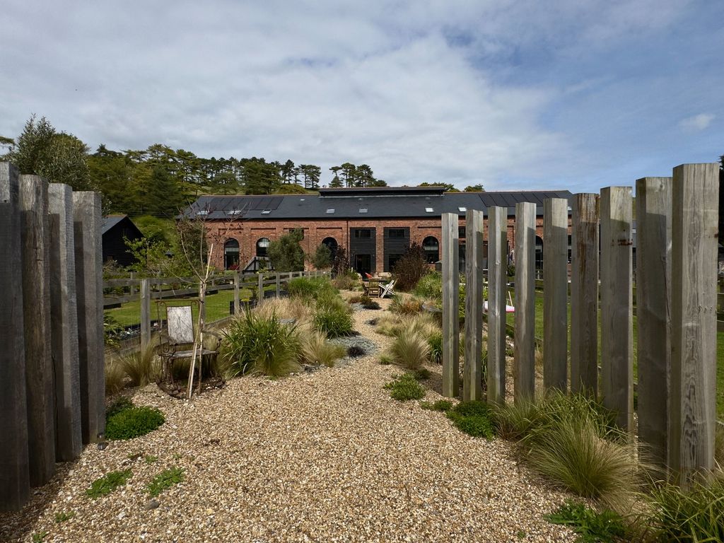 Property photo 1 of 40