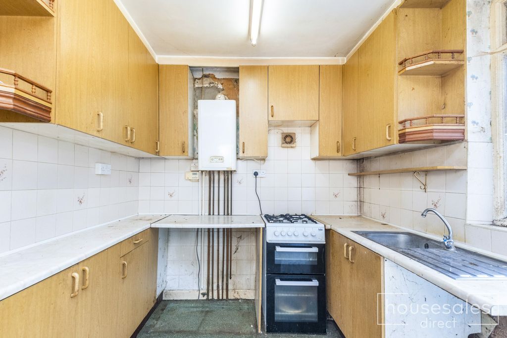 Property photo 2 of 11