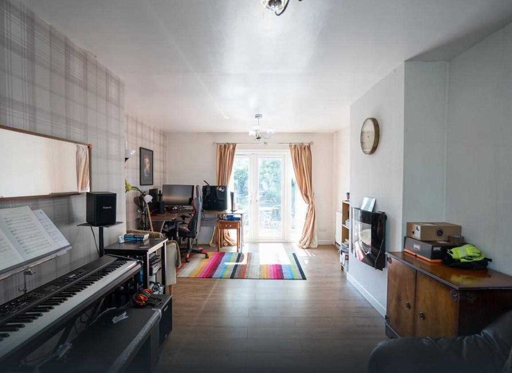 Property photo 3 of 16