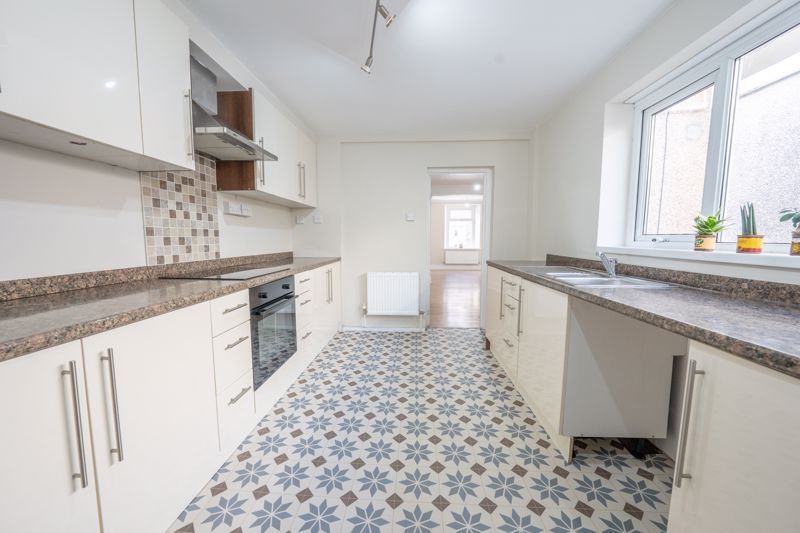 Property photo 3 of 16 Photo 8