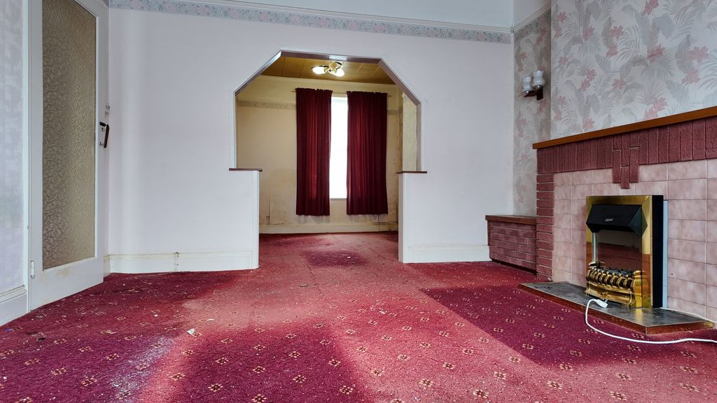 Property photo 3 of 13