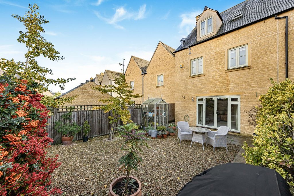 Property photo 1 of 16 Picture No. 11
