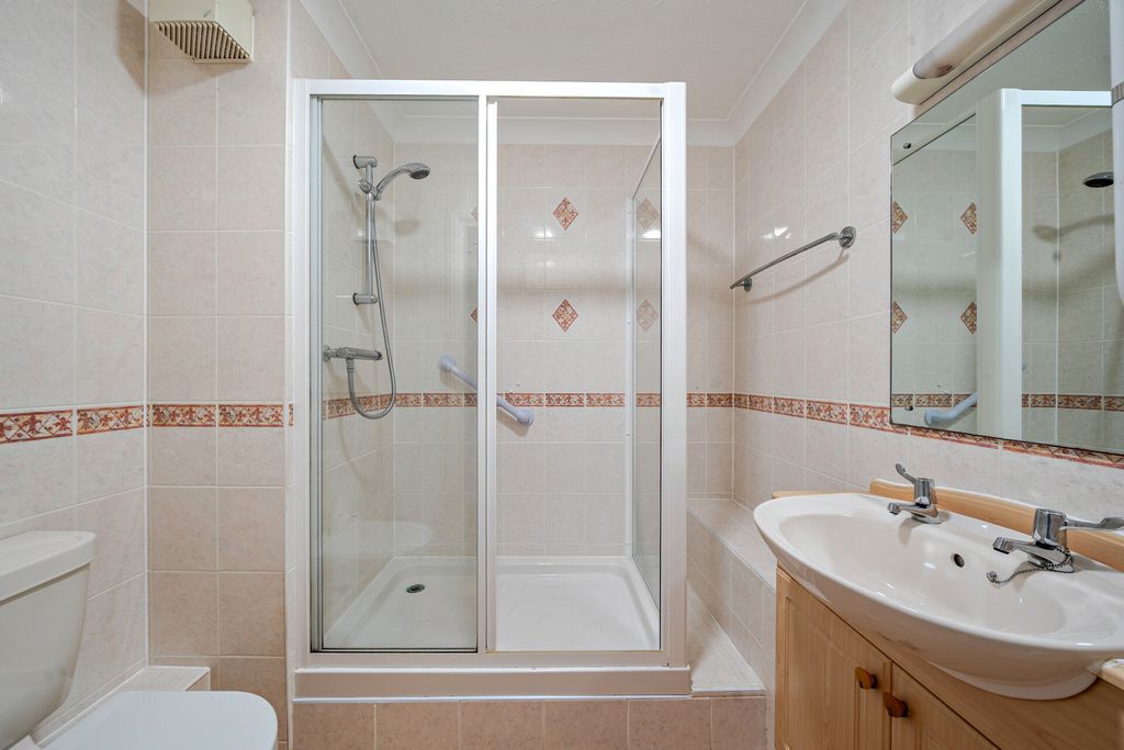 Property photo 2 of 13 Bathroom