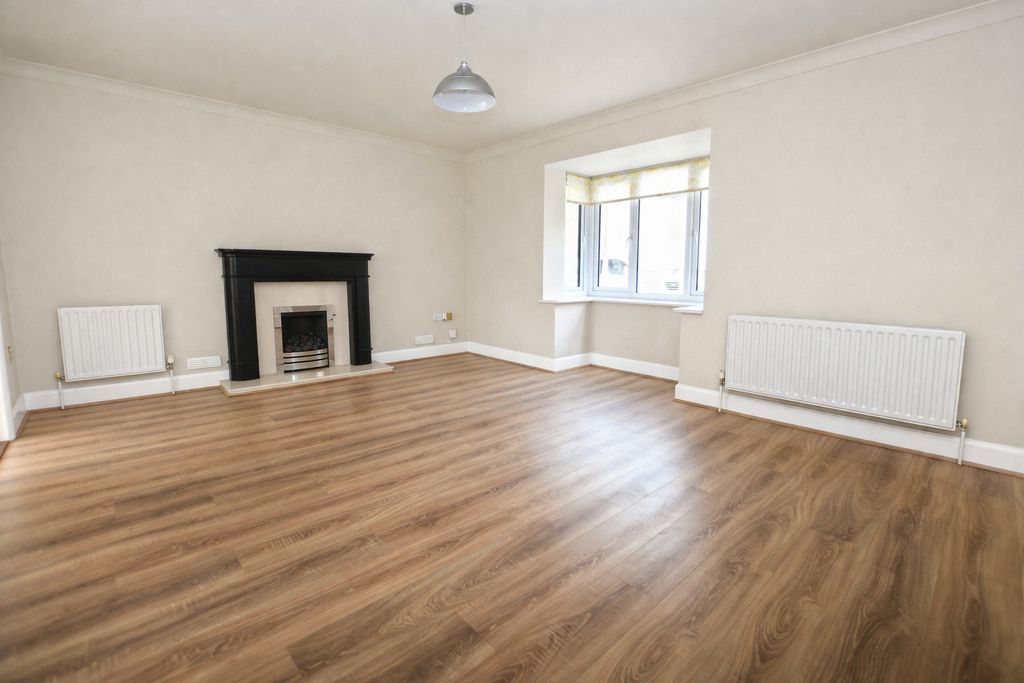 Property photo 3 of 18 Photo 11