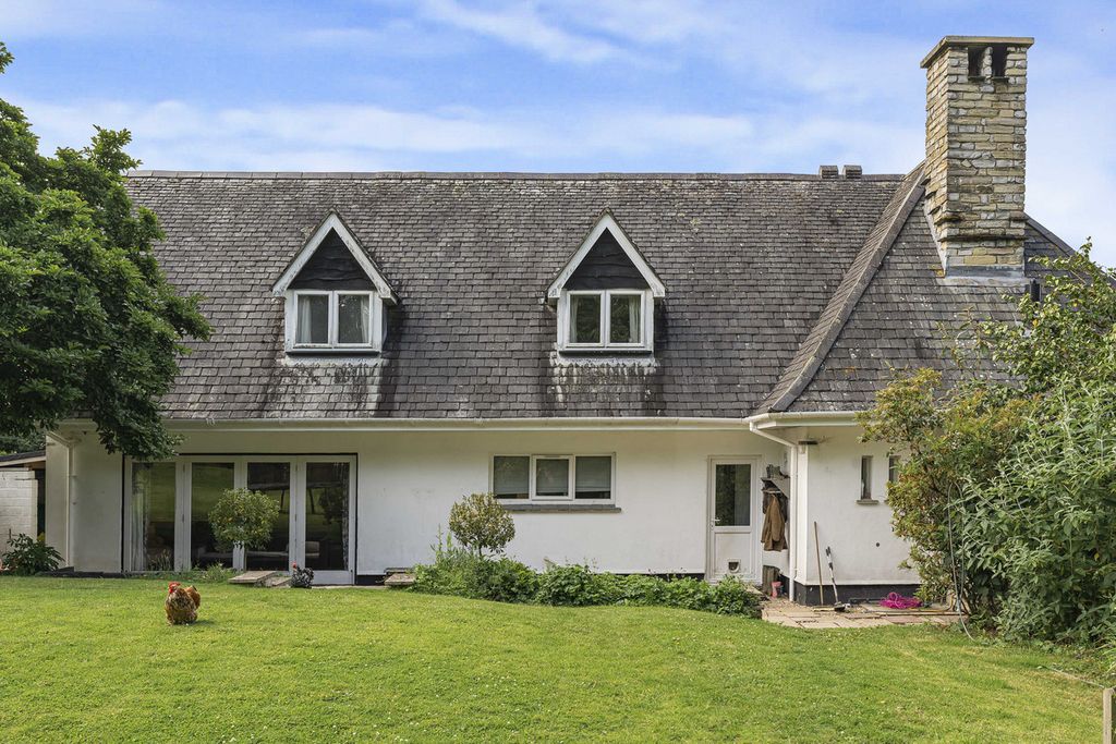 Property photo 1 of 49