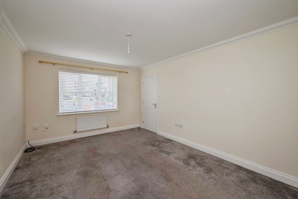 Property photo 2 of 27 Pbox-Img.Jpg