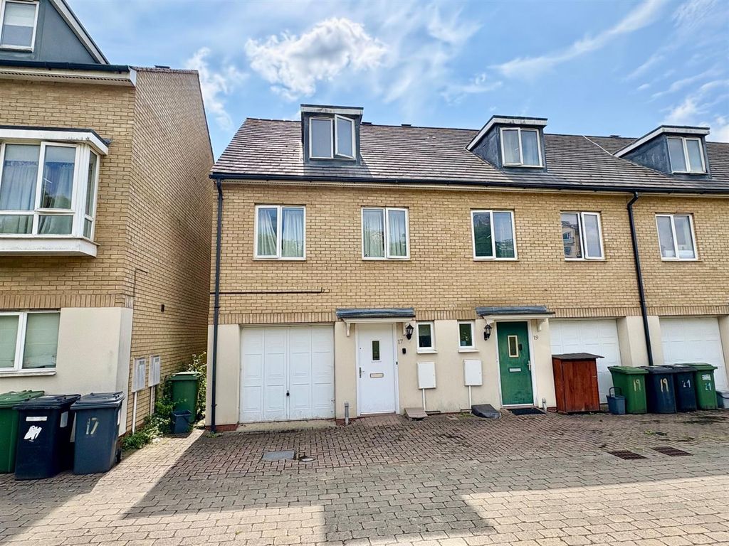 Property photo 2 of 13