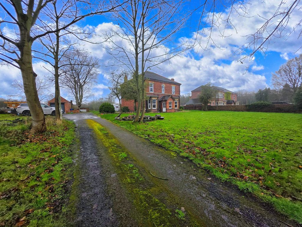 Property photo 3 of 41