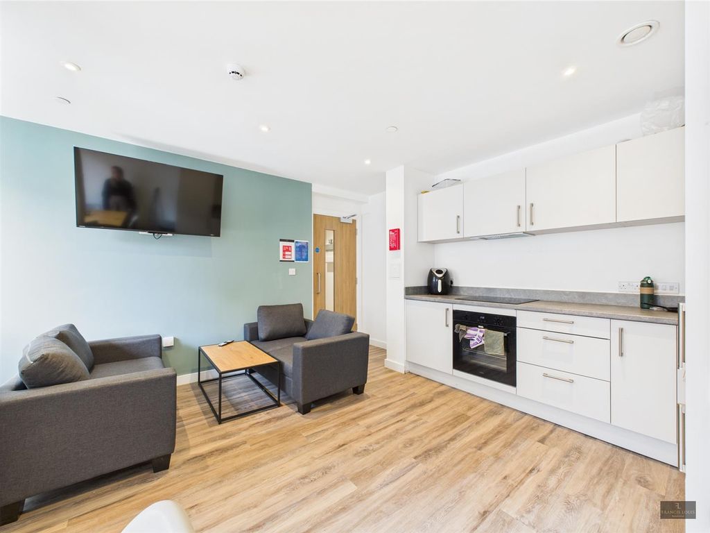 Property photo 1 of 8 Cam02887G0-Pr0461-Still002.Jpg