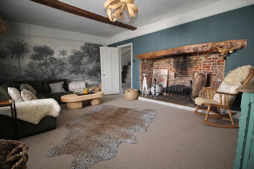 Property photo 2 of 25