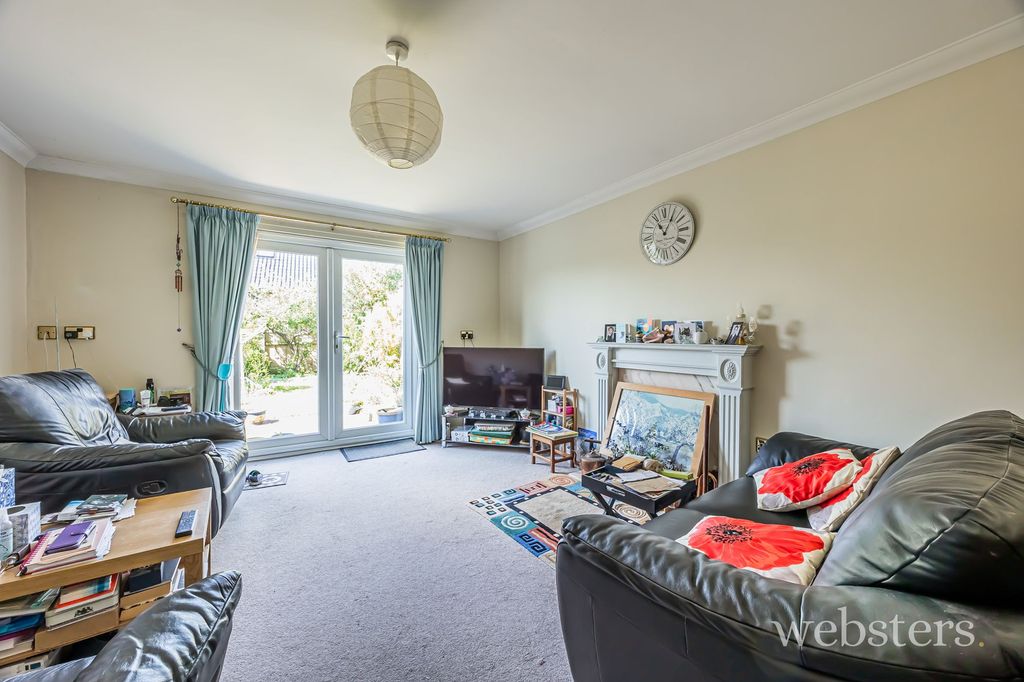 Property photo 3 of 12