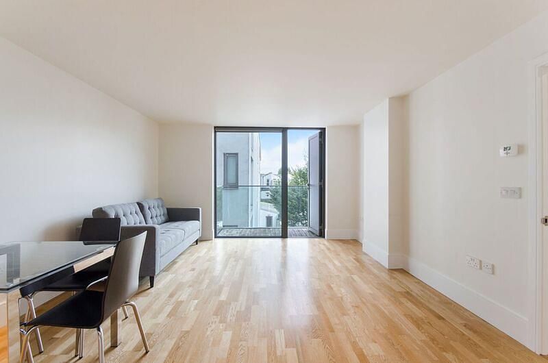 Property photo 2 of 8 Living Room (Main)