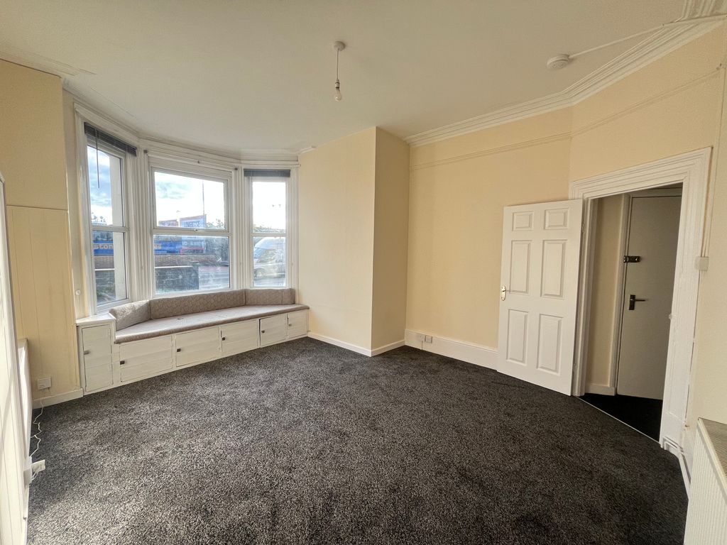 Property photo 1 of 2 Living Room
