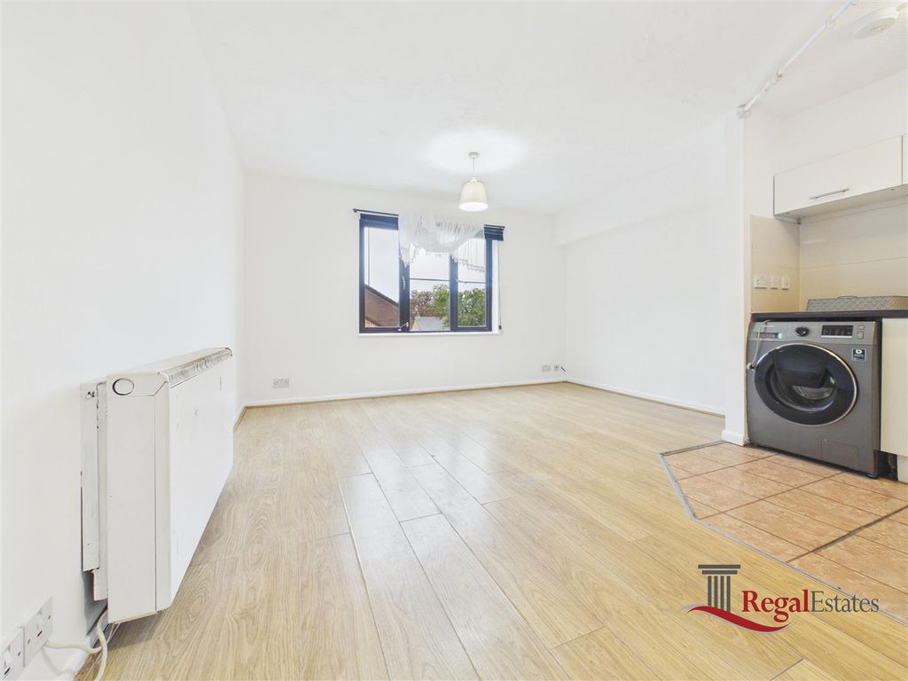 Property photo 1 of 6 Cam02489G0-Pr0332-Still001.Jpg