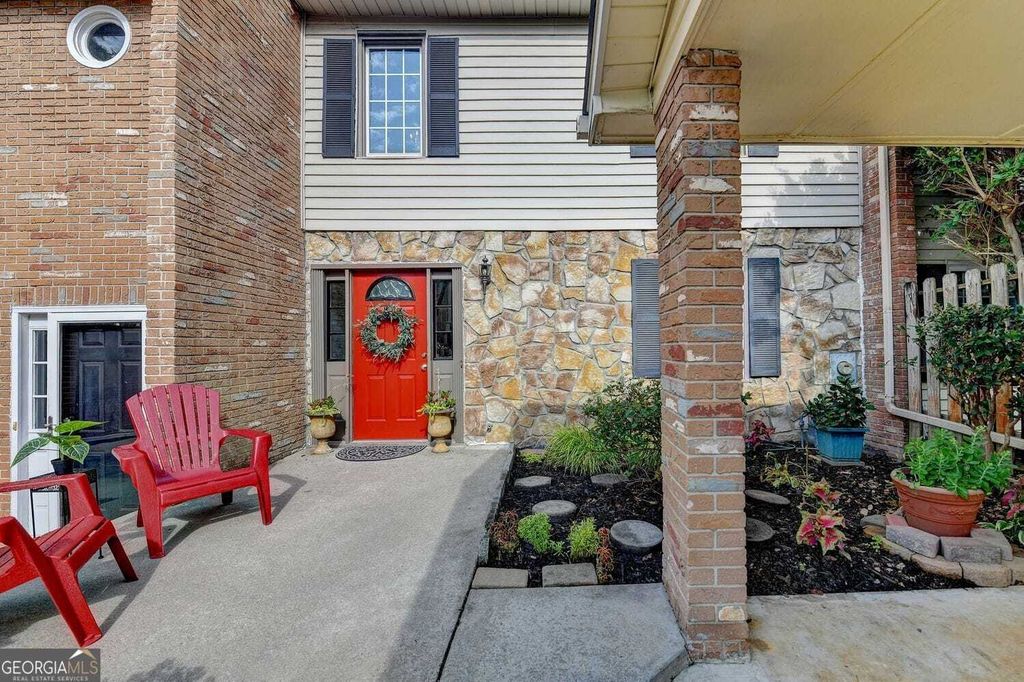 Property photo 1 of 23