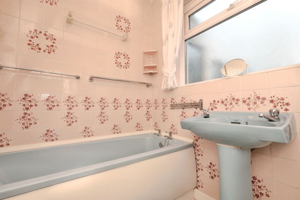 Additional image 10 of 2 bed detached bungalow for saleDouglas Avenue, Heanor DE75