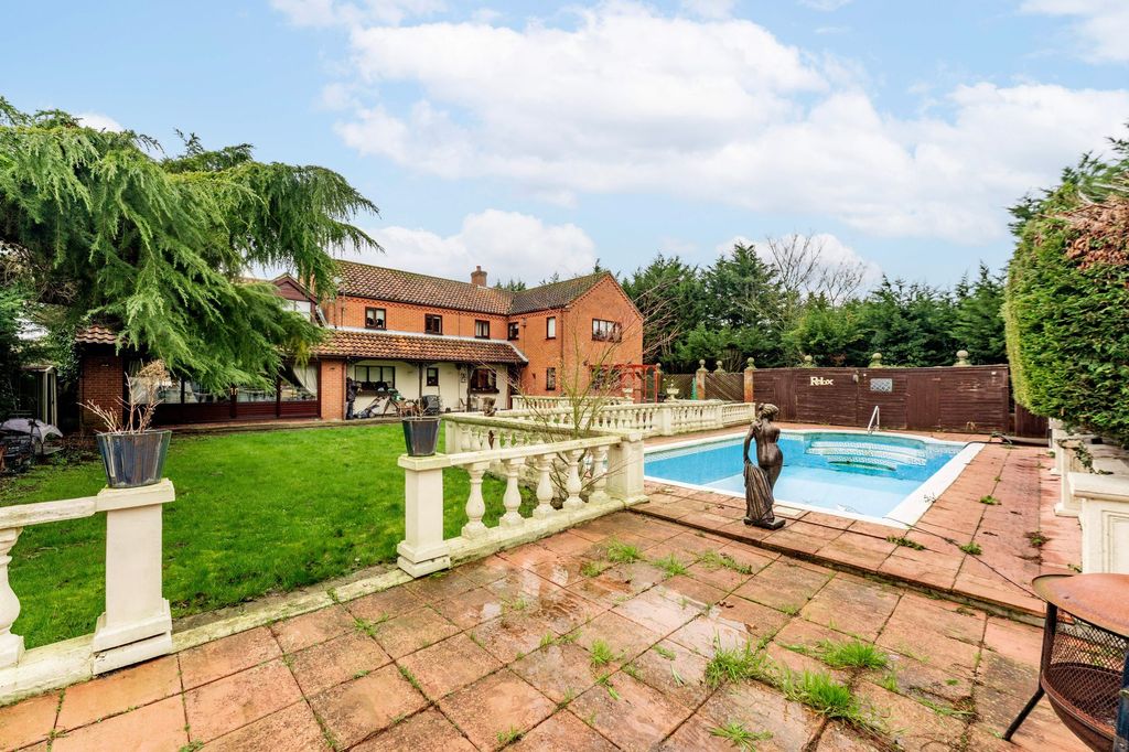 Property photo 2 of 29