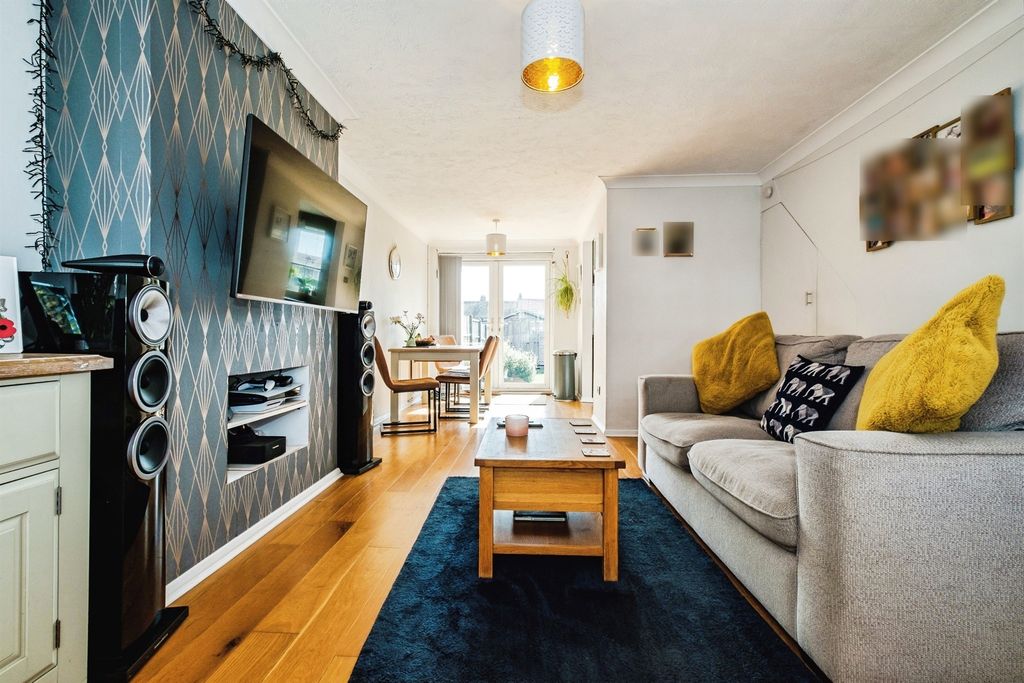 Property photo 3 of 16