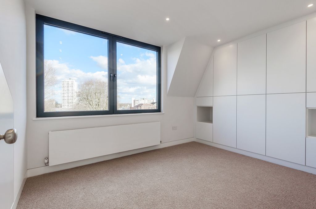 Property photo 3 of 8 817216 (5).Jpg