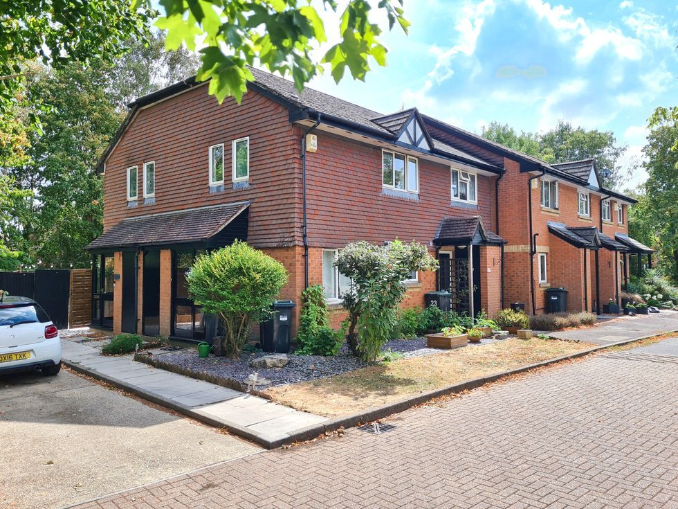 Property photo 2 of 16
