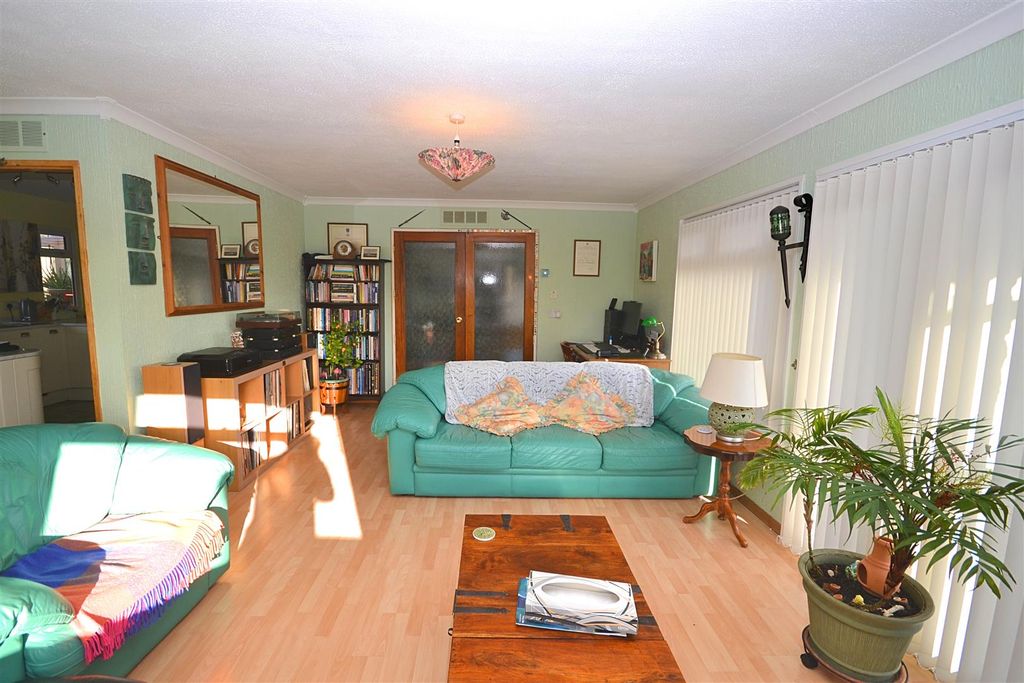 Property photo 2 of 33 13 (44).Png