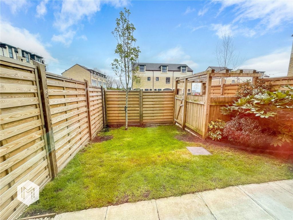 Property photo 3 of 11 Picture No. 12