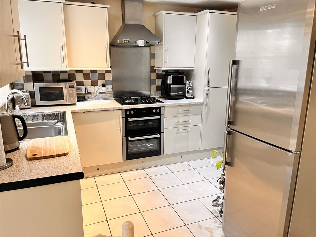 Property photo 3 of 16 Picture No. 02