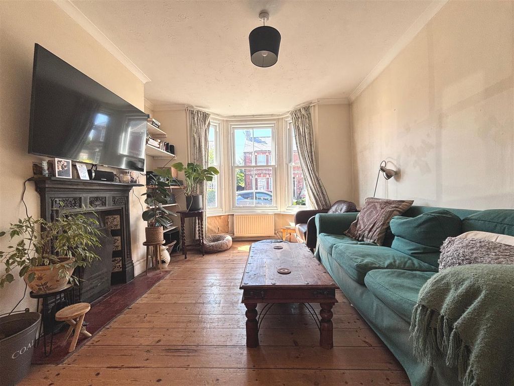 Property photo 2 of 14 Livingrm.Png