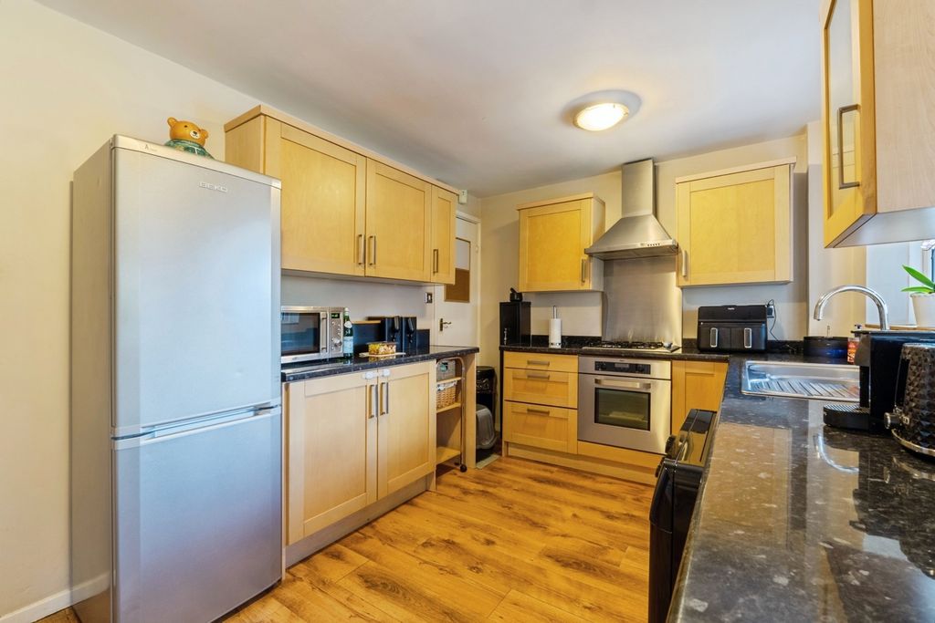 Property photo 3 of 13 Kitchen