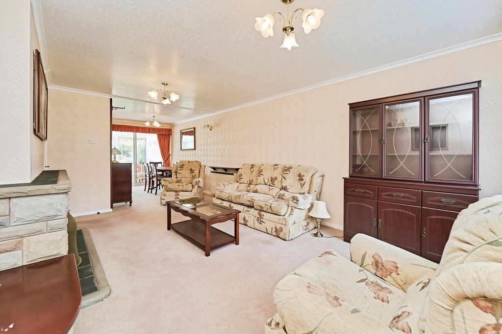 Property photo 2 of 17 Photo