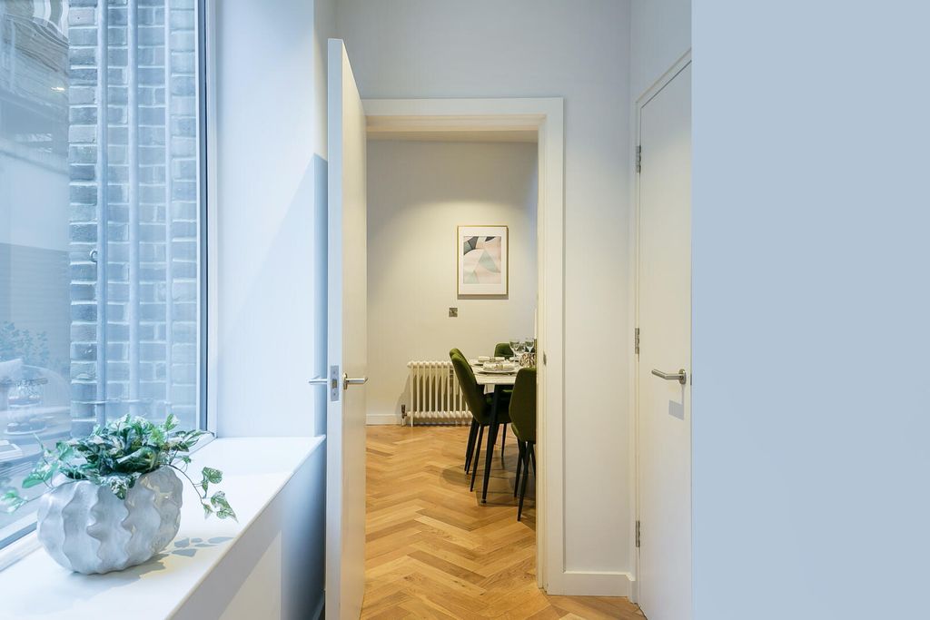 Property photo 2 of 34 Dining Room